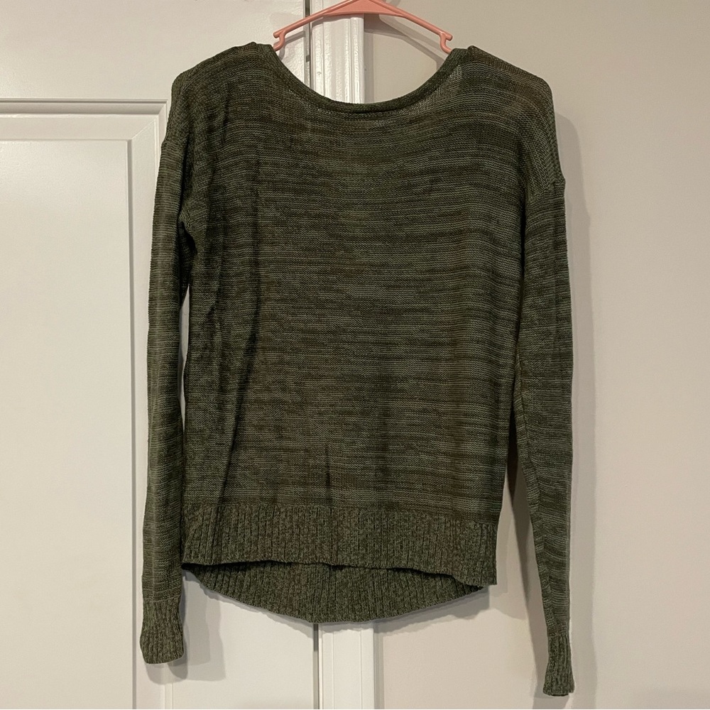 SO Long sleeve sweater with back detail